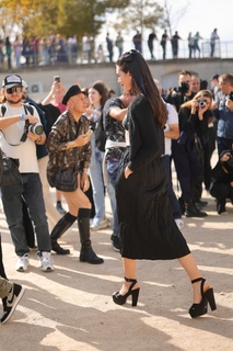 Deva Cassel feet photo thumbnail