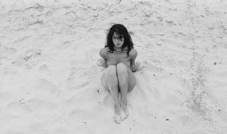 Deva Cassel feet photo thumbnail