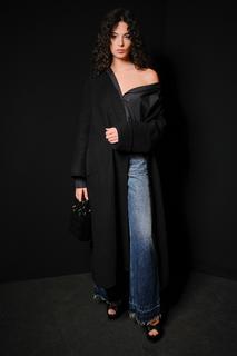 Deva Cassel feet photo thumbnail