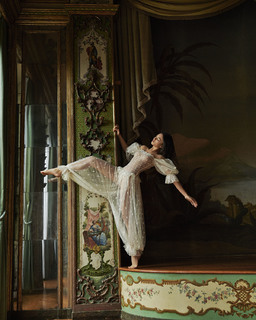 Deva Cassel feet photo thumbnail