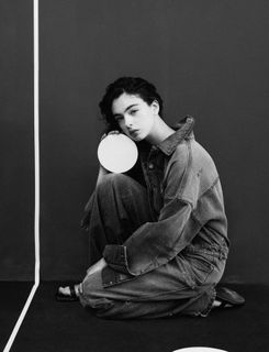 Deva Cassel feet photo thumbnail