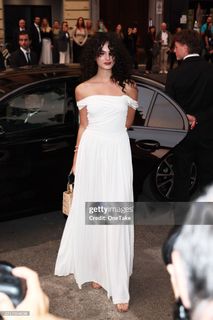 Deva Cassel feet photo thumbnail