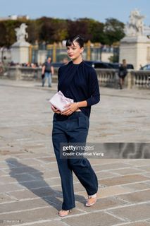 Deva Cassel feet photo thumbnail