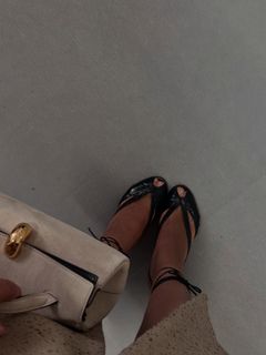 Deva Cassel feet photo 7