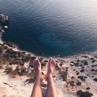 Devin Brugman feet photo thumbnail