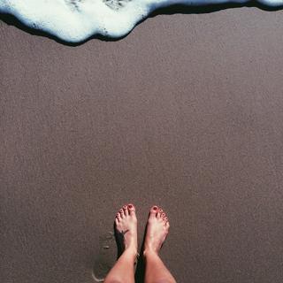 Devin Brugman feet photo thumbnail