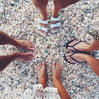 Devin Brugman feet photo thumbnail