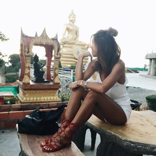Devin Brugman feet photo thumbnail