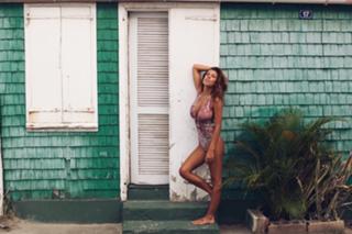 Devin Brugman feet photo thumbnail