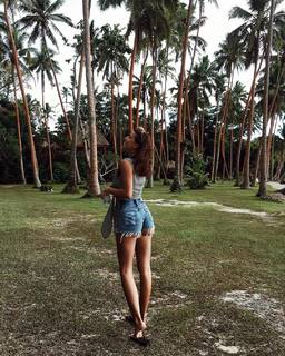 Devin Brugman feet photo thumbnail