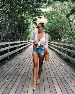 Devin Brugman feet photo thumbnail