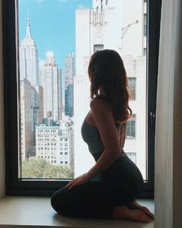 Devin Brugman feet photo thumbnail