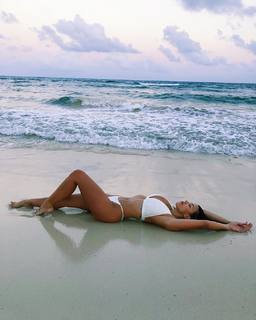 Devin Brugman feet photo thumbnail