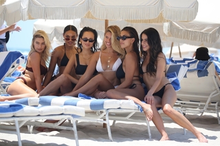 Devin Brugman feet photo thumbnail