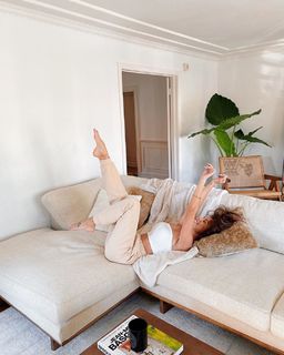 Devin Brugman feet photo thumbnail