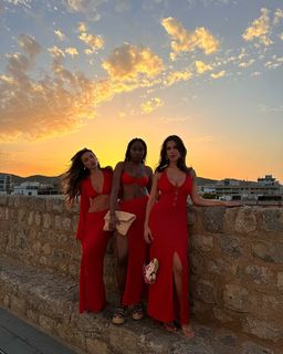 Devin Brugman feet photo thumbnail