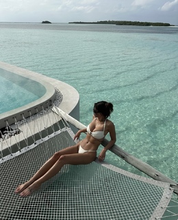 Devin Brugman feet photo thumbnail