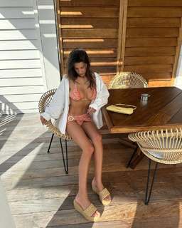 Devin Brugman feet photo thumbnail