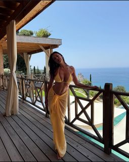 Devin Brugman feet photo thumbnail