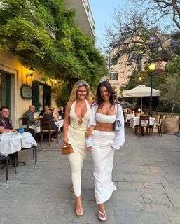 Devin Brugman feet photo thumbnail