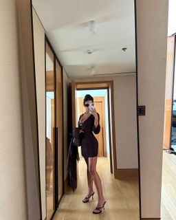 Devin Brugman feet photo thumbnail