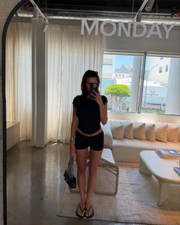 Devin Brugman feet photo thumbnail