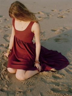 Devon Aoki feet photo thumbnail