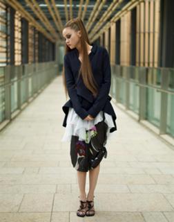 Devon Aoki feet photo thumbnail