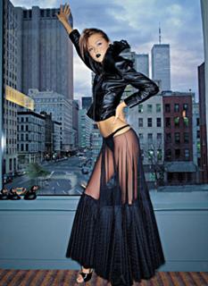 Devon Aoki feet photo thumbnail