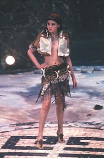 Devon Aoki feet photo thumbnail