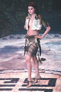 Devon Aoki feet photo thumbnail