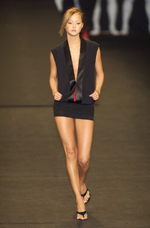 Devon Aoki feet photo thumbnail