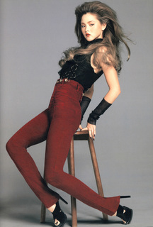 Devon Aoki feet photo thumbnail