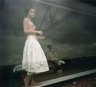 Devon Aoki feet photo thumbnail