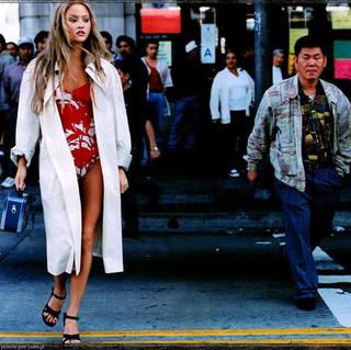 Devon Aoki feet photo thumbnail