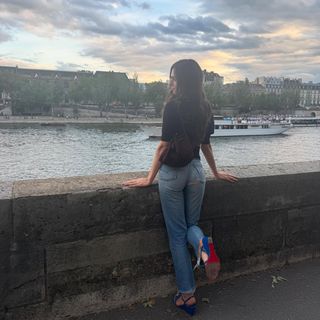 Devon Lee Carlson feet photo thumbnail