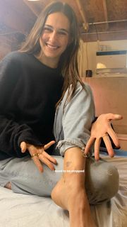 Devon Lee Carlson feet photo thumbnail