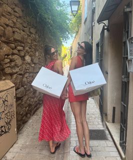 Devon Lee Carlson feet photo thumbnail