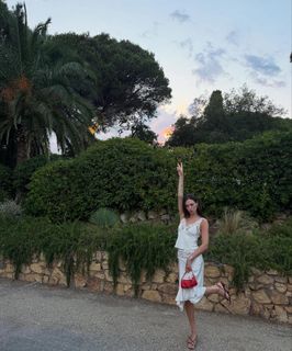 Devon Lee Carlson feet photo thumbnail