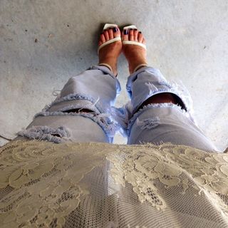 Devon Lee Carlson feet photo thumbnail