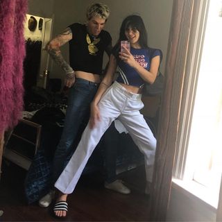 Devon Lee Carlson feet photo thumbnail