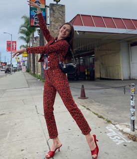 Devon Lee Carlson feet photo thumbnail