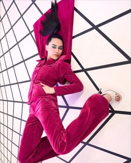 Devon Lee Carlson feet photo thumbnail