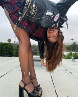 Devon Lee Carlson feet photo thumbnail