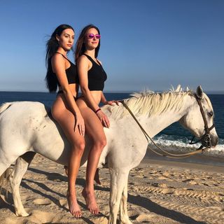 Devon Lee Carlson feet photo thumbnail