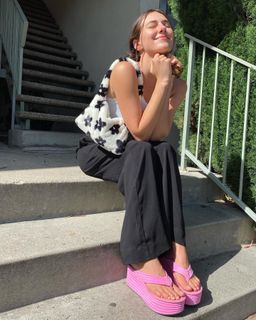 Devon Lee Carlson feet photo thumbnail