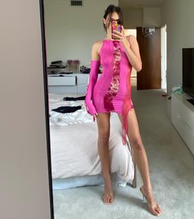 Devon Lee Carlson feet photo thumbnail