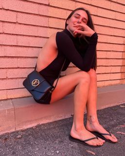 Devon Lee Carlson feet photo thumbnail