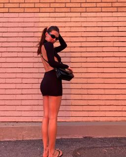 Devon Lee Carlson feet photo thumbnail