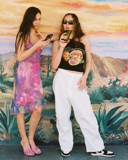 Devon Lee Carlson feet photo thumbnail